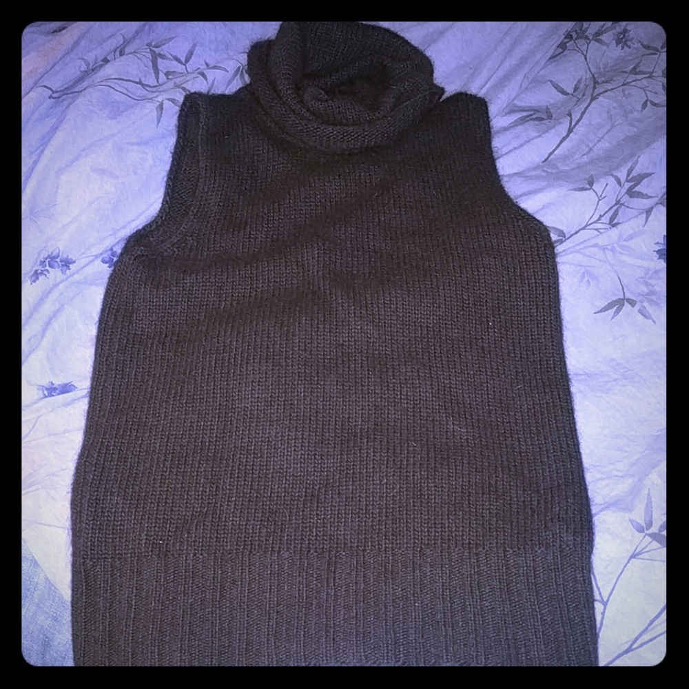 Sisley cowl neck sleeveless sweater